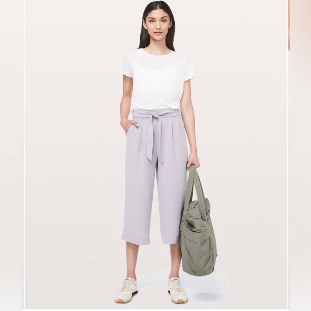 🍋Women’s Lululemon Noir Crop Size 6
Silverscreen W6AYAS🍋